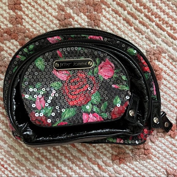 Set of three Betsey Johnson zipper pouches - Picture 2 of 14